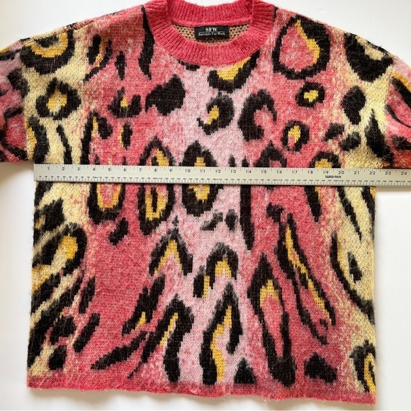 SFW Crew Neck Sweater  Ombre Pink Animal Cheetah Print Fuzzy Wool Blend Sz L - Picture 6 of 13